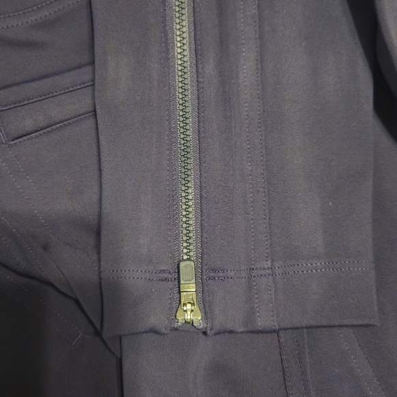 Athleta Delancy Skline Navy tight/leggings with Zips at ankles. - Picture 5 of 7